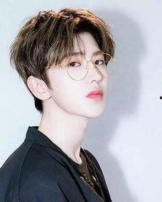 蔡徐坤第三弹爆料视频,揭秘偶像背后的故事与成长  第3张